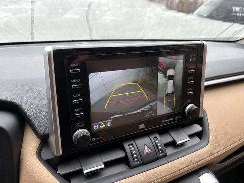 Used 2019 Toyota RAV4 Limited w/ Advanced Technology Package image 20