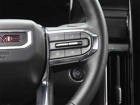 Certified 2025 GMC Acadia Elevation image 31