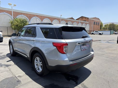 Used 2023 Ford Explorer XLT RWD image 6