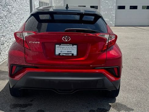 Used 2020 Toyota C-HR XLE FWD image 4