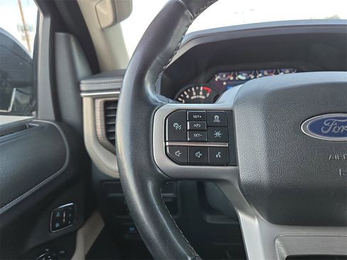 Used 2023 Ford Expedition Limited image 19