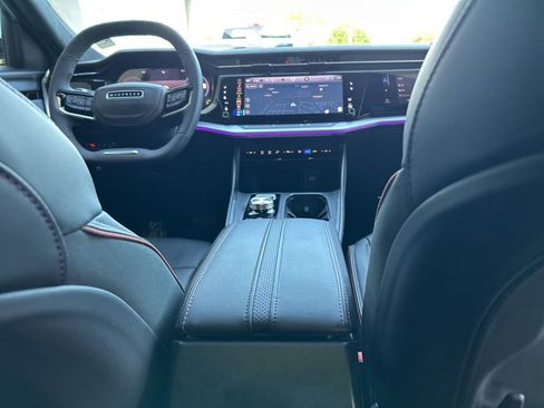 Used 2024 Jeep Wagoneer Launch Edition image 33