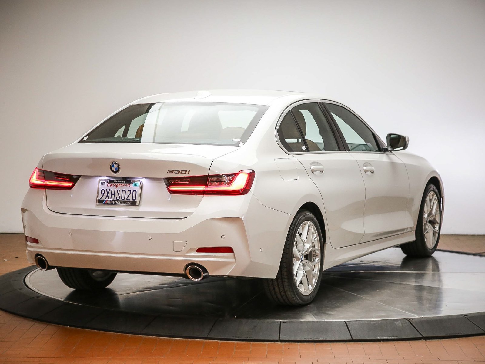 Used 2026 BMW 330i Sedan w/ Premium Package RWD image 5
