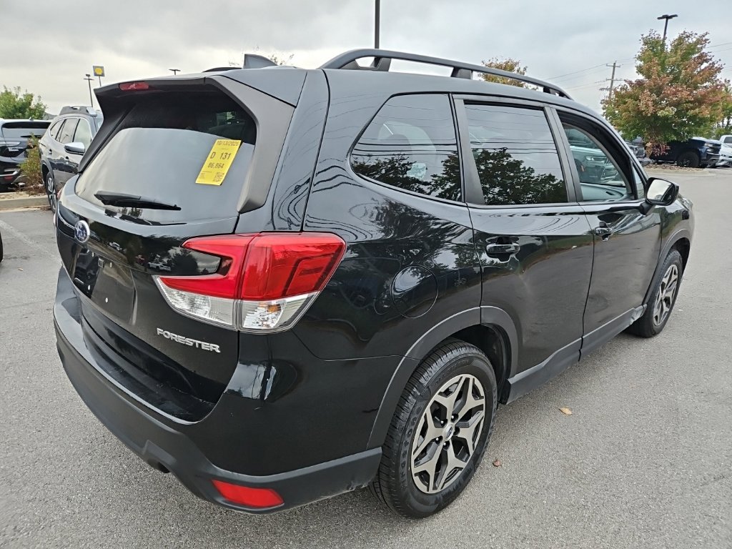 Used 2022 Subaru Forester Premium AWD/4WD image 3