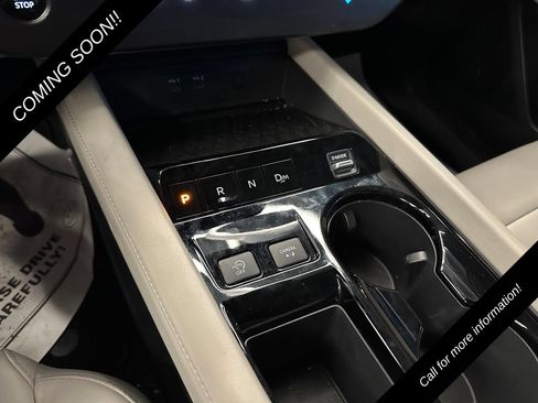 Used 2025 Nissan Murano SV AWD/4WD image 16