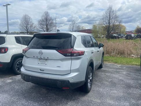 Used 2024 Nissan Rogue S AWD/4WD image 5