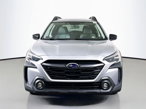 Used 2023 Subaru Outback Premium image 2