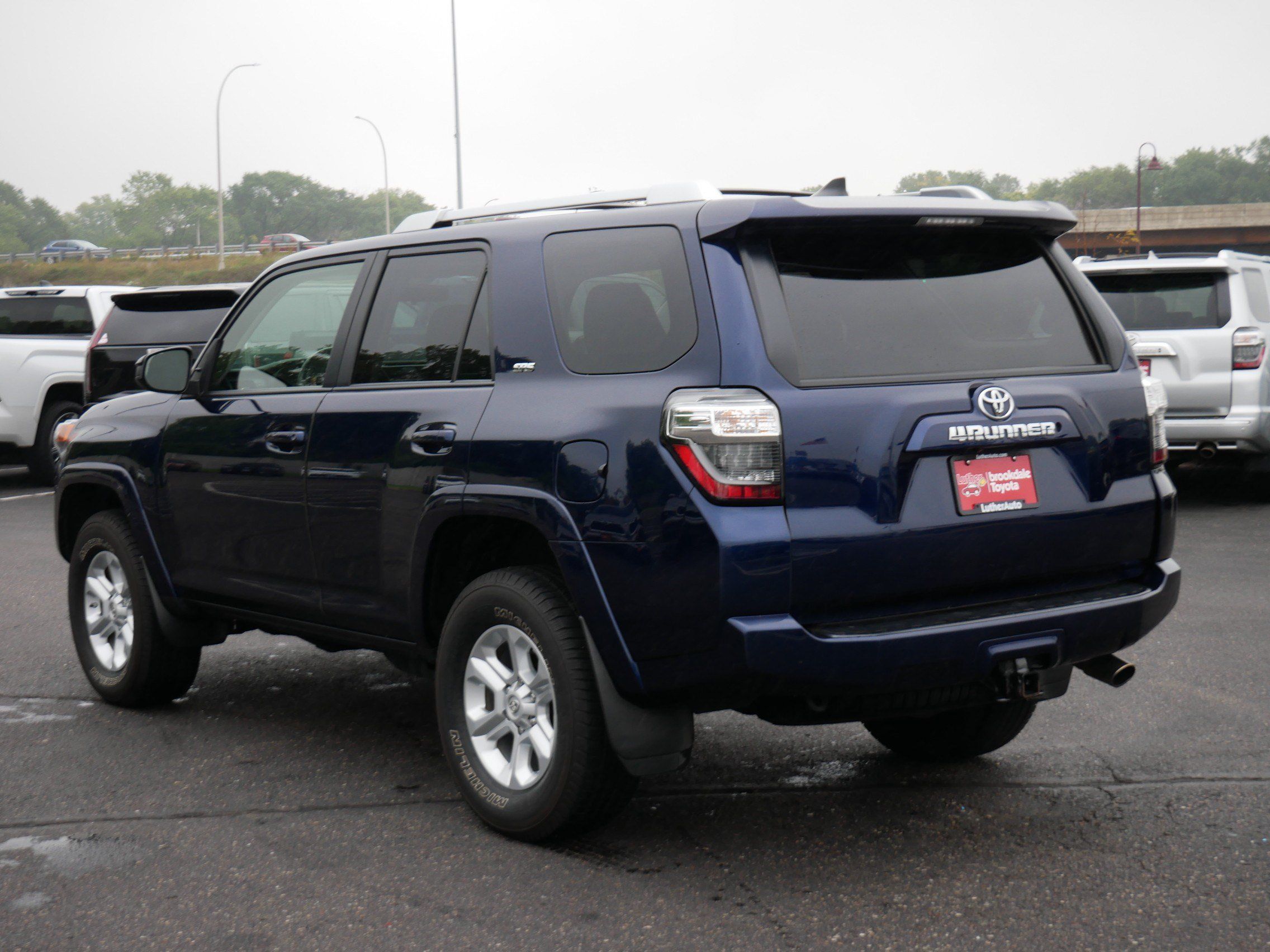 Used 2018 Toyota 4Runner SR5 w/ Convenience Package AWD/4WD image 5
