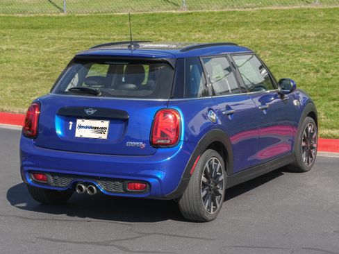 Used 2019 MINI Cooper S image 9