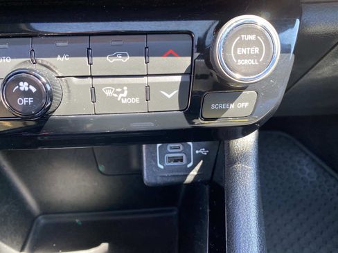 Certified 2022 Jeep Compass Altitude w/ Sun and Sound Group AWD/4WD image 15