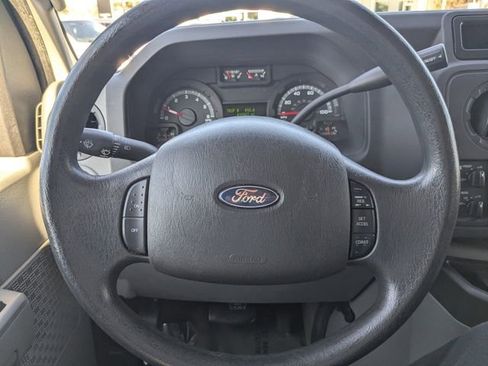 Used 2014 Ford E-350 and Econoline 350 XLT image 25