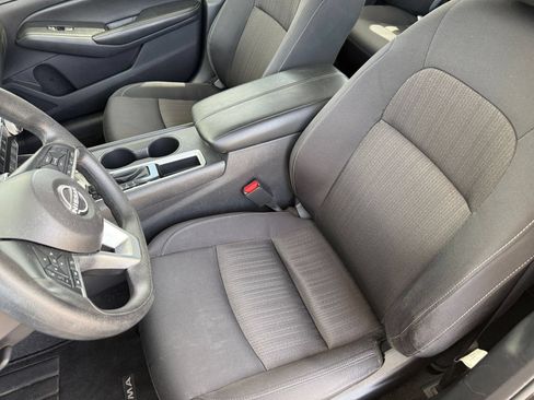 Used 2025 Nissan Altima 2.5 SV FWD image 35