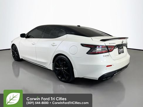 Used 2021 Nissan Maxima SR w/ Sport Mat Group FWD image 11