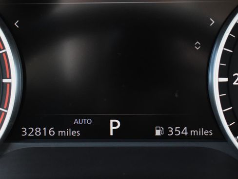 Used 2025 Nissan Rogue SV AWD/4WD image 6