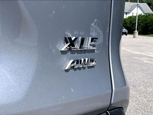 Used 2025 Toyota RAV4 XLE AWD/4WD image 29