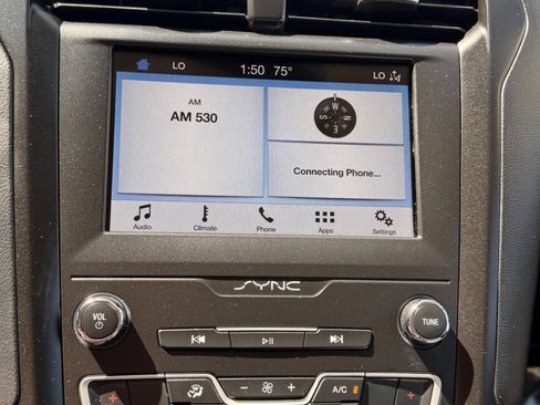 Used 2019 Ford Fusion SE w/ Equipment Group 151A FWD image 20