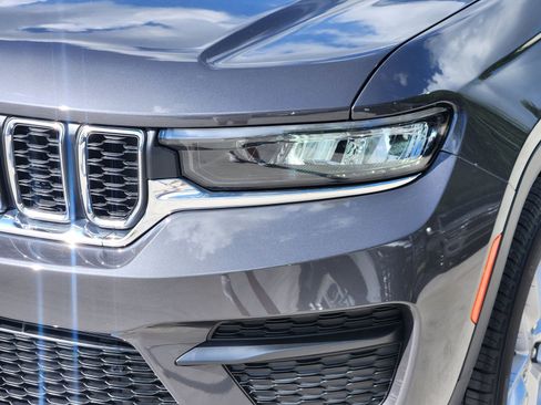 New 2026 Jeep Grand Cherokee Laredo RWD image 9