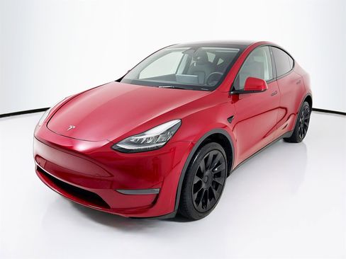 Used 2022 Tesla Model Y Long Range image 3