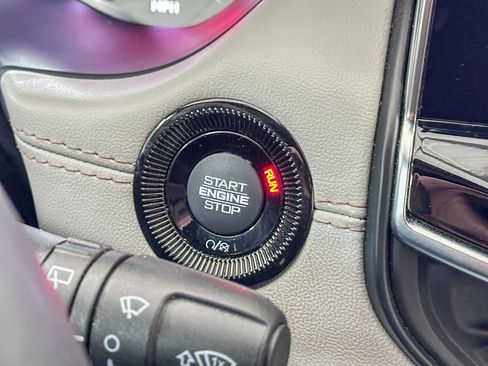 Certified 2024 Jeep Compass Limited image 36