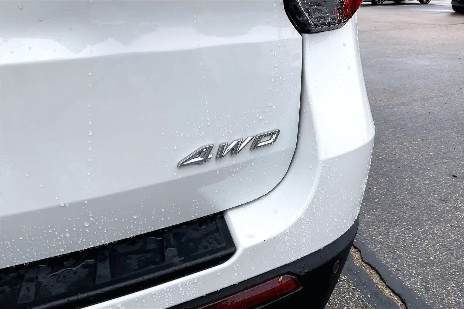 Used 2025 Ford Explorer Active w/ Active Comfort Package AWD/4WD image 10