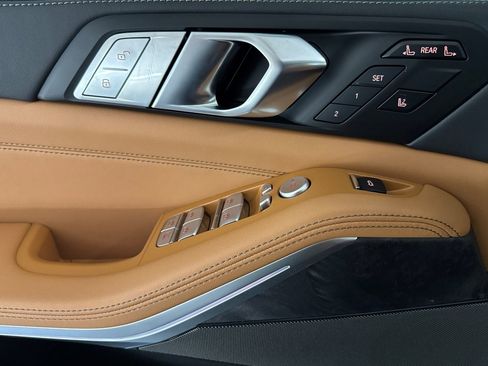 Used 2026 BMW X7 xDrive40i w/ Premium Package image 14