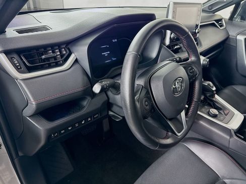 Used 2022 Toyota RAV4 XSE w/ Premium Package image 7