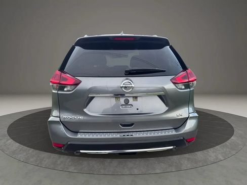 Used 2018 Nissan Rogue SV w/ Premium Package FWD image 7