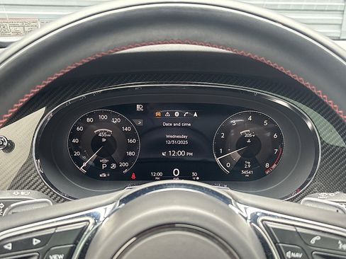 Used 2022 Bentley Bentayga V8 image 7