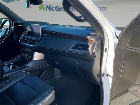 Used 2023 Chevrolet Tahoe Premier w/ Premium Package AWD/4WD image 30
