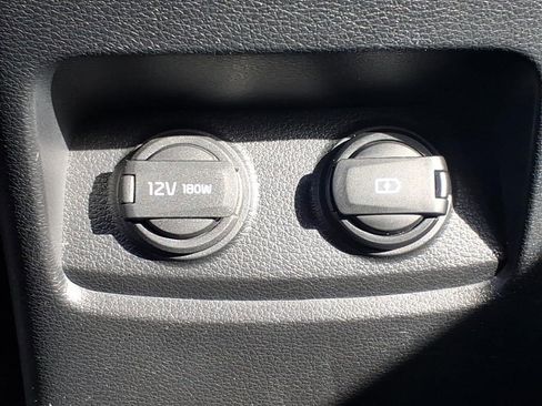 Used 2017 Kia Cadenza Premium w/ Luxury Package image 24