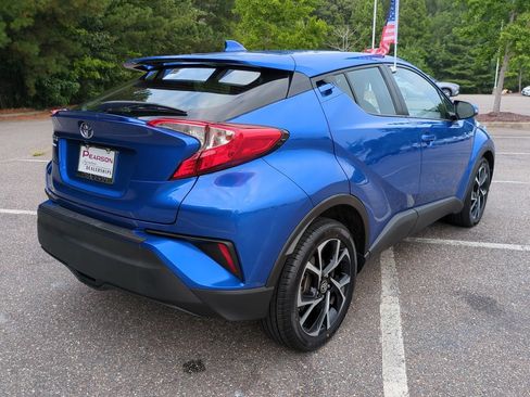 Used 2021 Toyota C-HR XLE FWD image 4