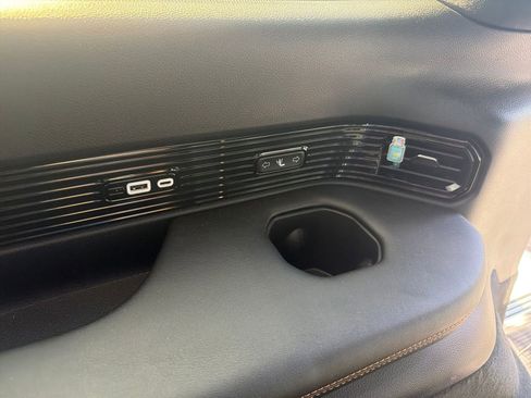 Used 2024 Jeep Grand Wagoneer Series III AWD/4WD image 34