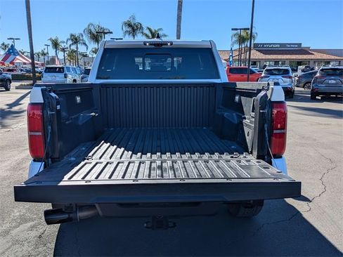 Used 2024 Toyota Tacoma TRD Off-Road image 6