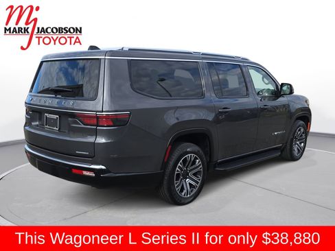 Used 2024 Jeep Wagoneer L Series II w/ Flexible Seating Group image 9