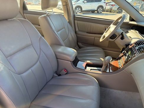 Used 2000 Toyota Avalon XLS image 15