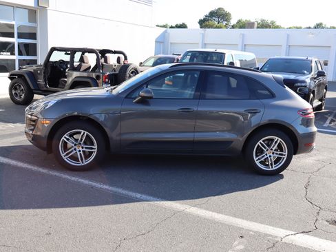 Used 2018 Porsche Macan AWD/4WD image 18