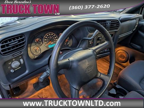 Used 2003 Chevrolet S10 Pickup 2WD Regular Cab image 8