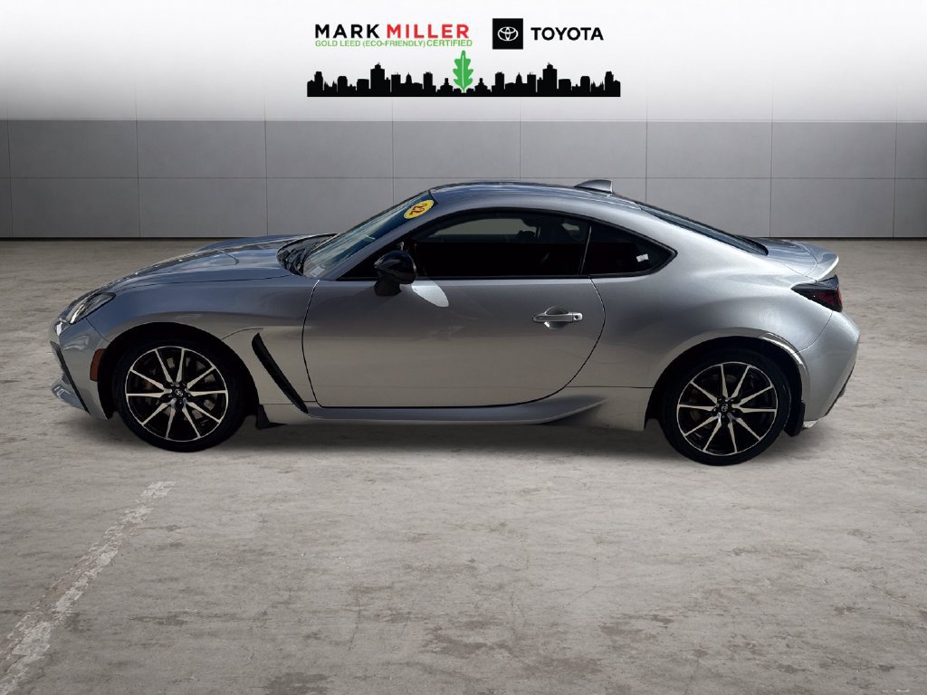 Certified 2022 Toyota GR86 w/ ALL Weather Mat Package (TMS) RWD image 2