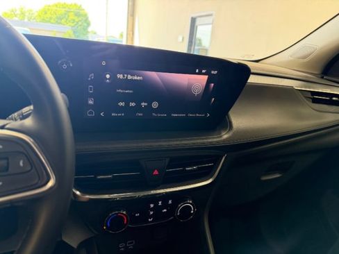 Used 2025 Buick Encore GX Preferred FWD image 15