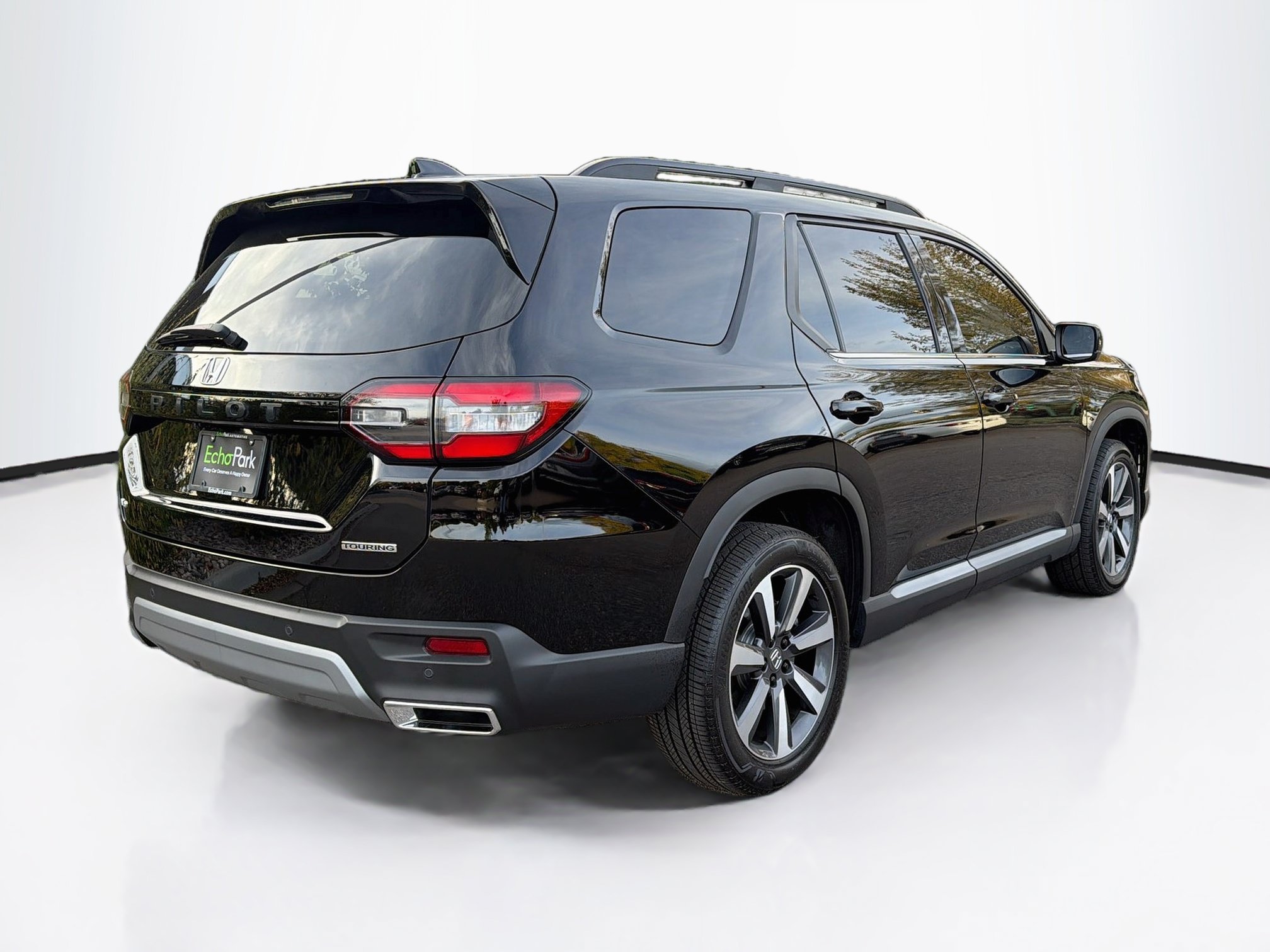 Used 2025 Honda Pilot Touring image 9