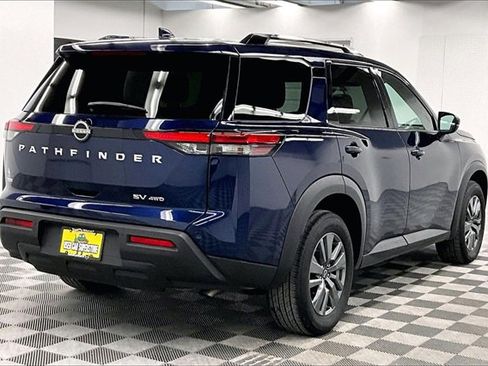 Used 2024 Nissan Pathfinder SV image 12