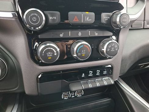 Used 2025 RAM 1500 Big Horn AWD/4WD image 16