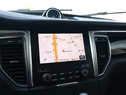 Used 2018 Porsche Macan GTS image 34