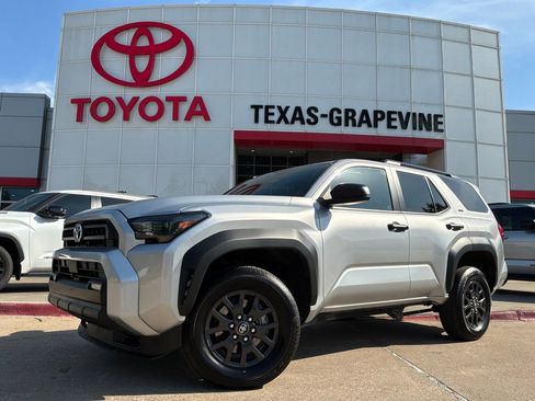 Used 2025 Toyota 4Runner SR5 RWD image 2