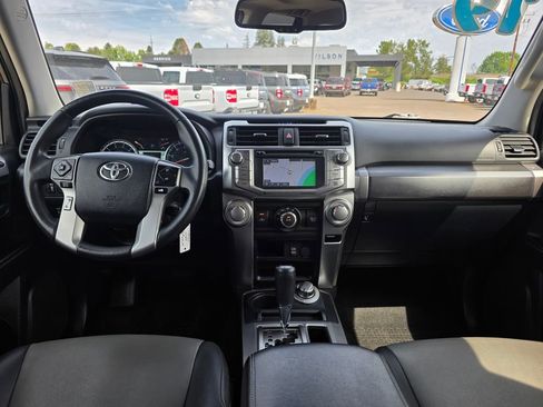 Used 2019 Toyota 4Runner SR5 Premium AWD/4WD image 5