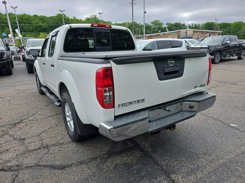 Used 2019 Nissan Frontier SV AWD/4WD image 5