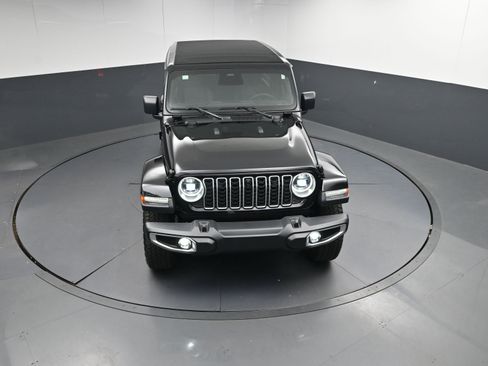 Used 2025 Jeep Wrangler Sahara image 39