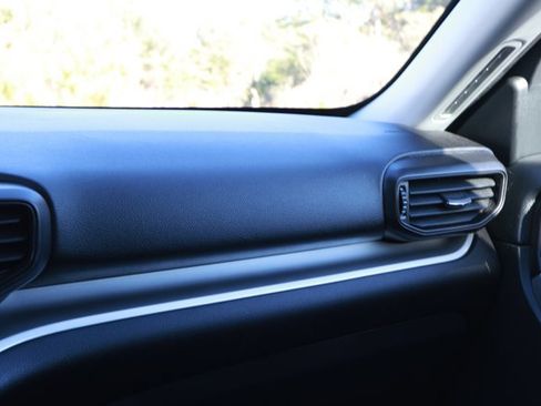 Used 2022 Ford Explorer XLT image 25