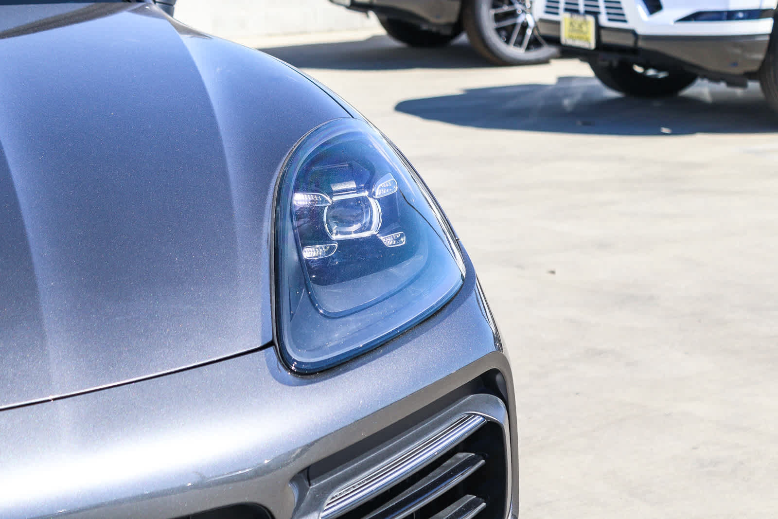 Used 2020 Porsche Cayenne AWD/4WD image 7