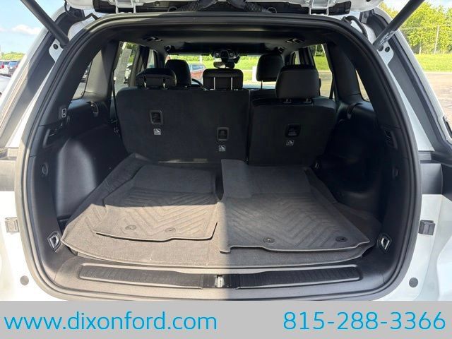 Used 2024 Jeep Grand Cherokee Altitude AWD/4WD image 26